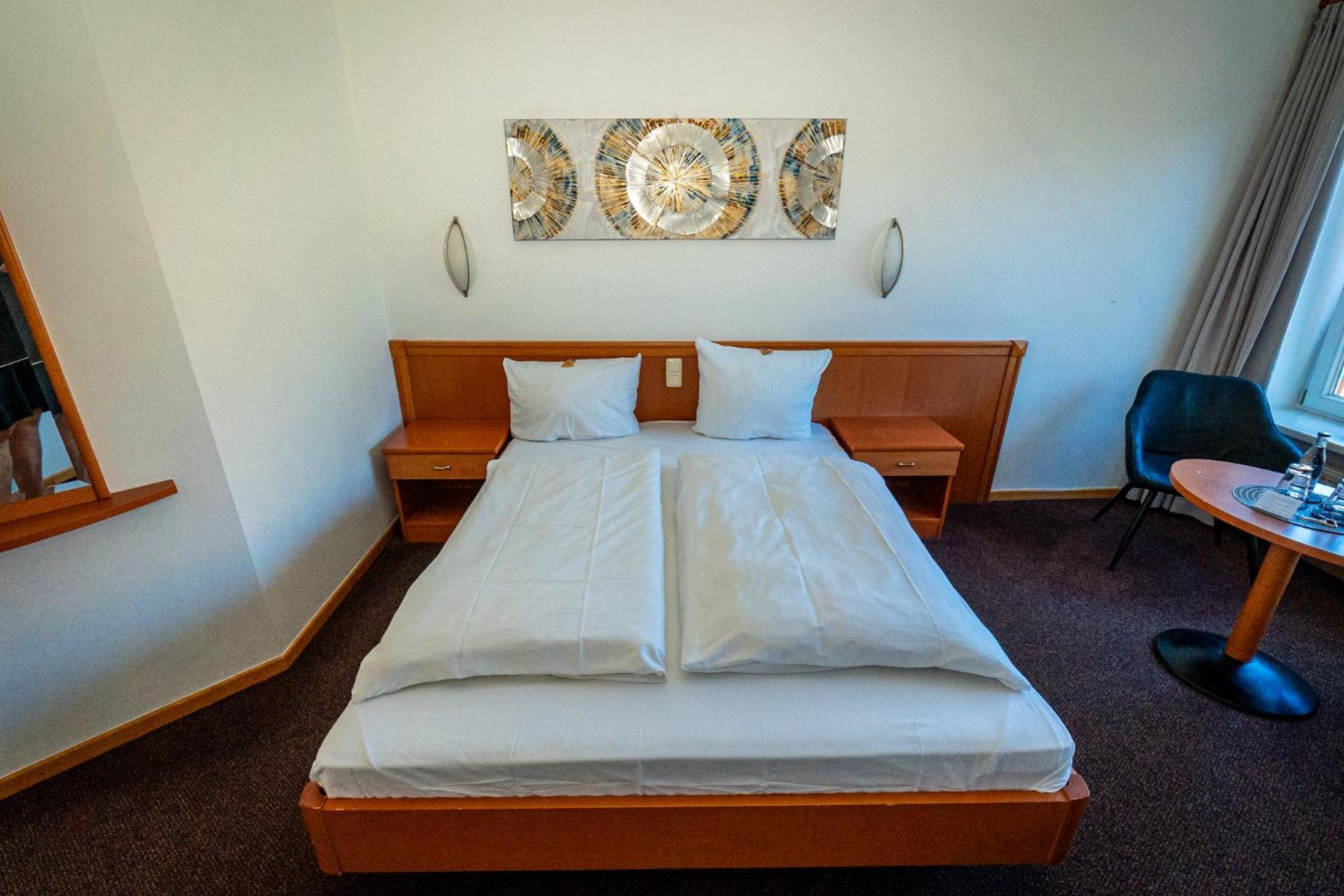 Hotel Adler & Eventlocation Gmbh Итцехое Екстериор снимка