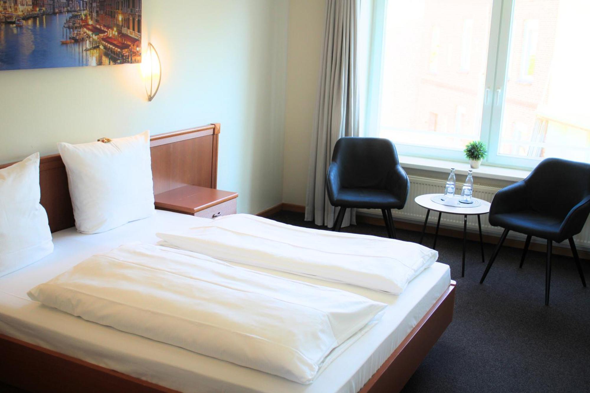 Hotel Adler & Eventlocation Gmbh Итцехое Екстериор снимка