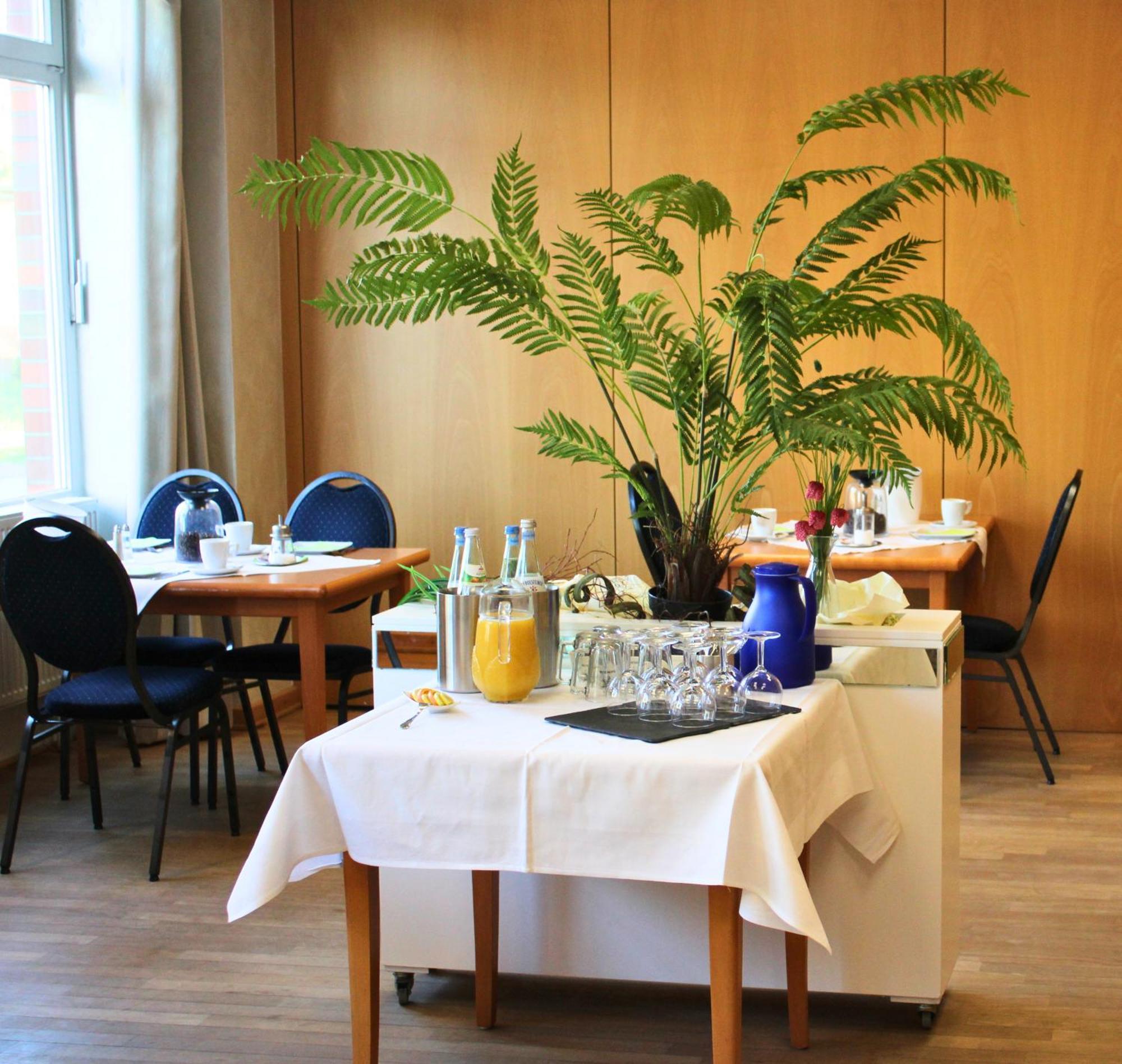 Hotel Adler & Eventlocation Gmbh Итцехое Екстериор снимка